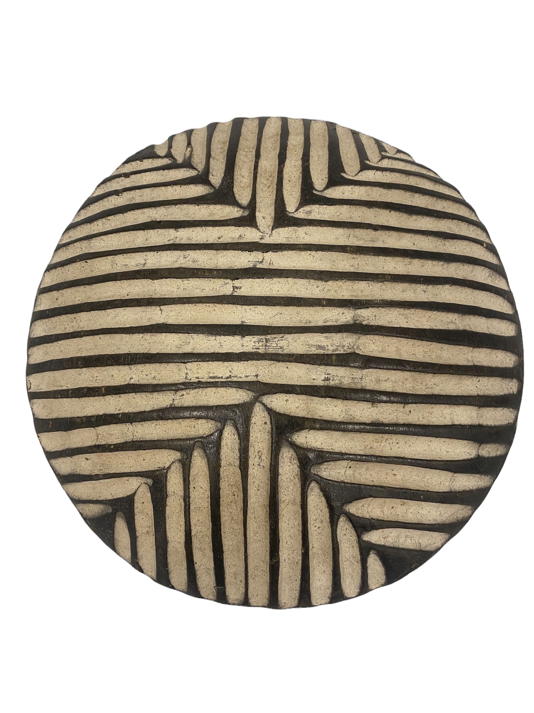 Cameroon Shield Round - (59.7)