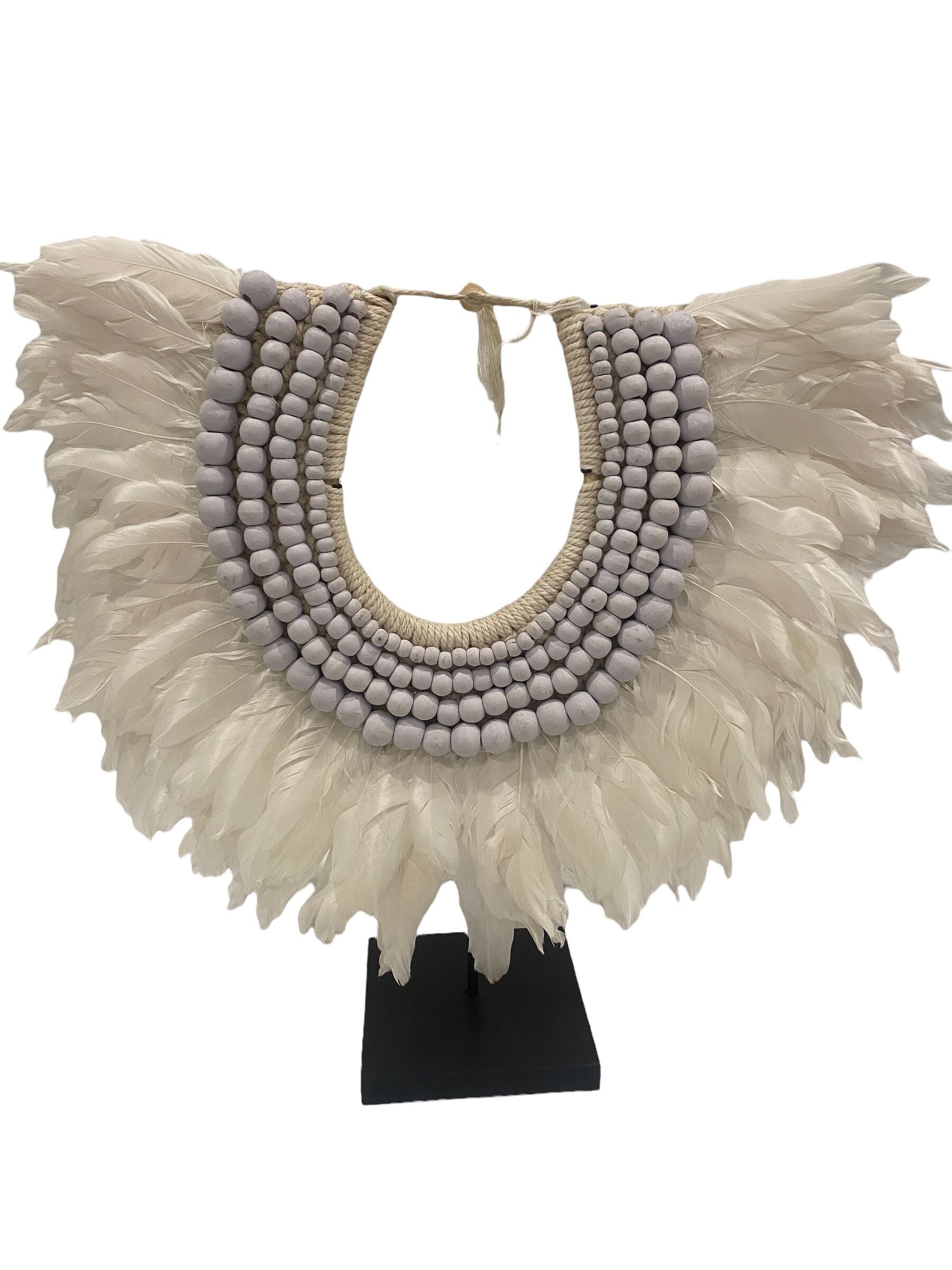 Collier plumes et perles (22.4) blanc