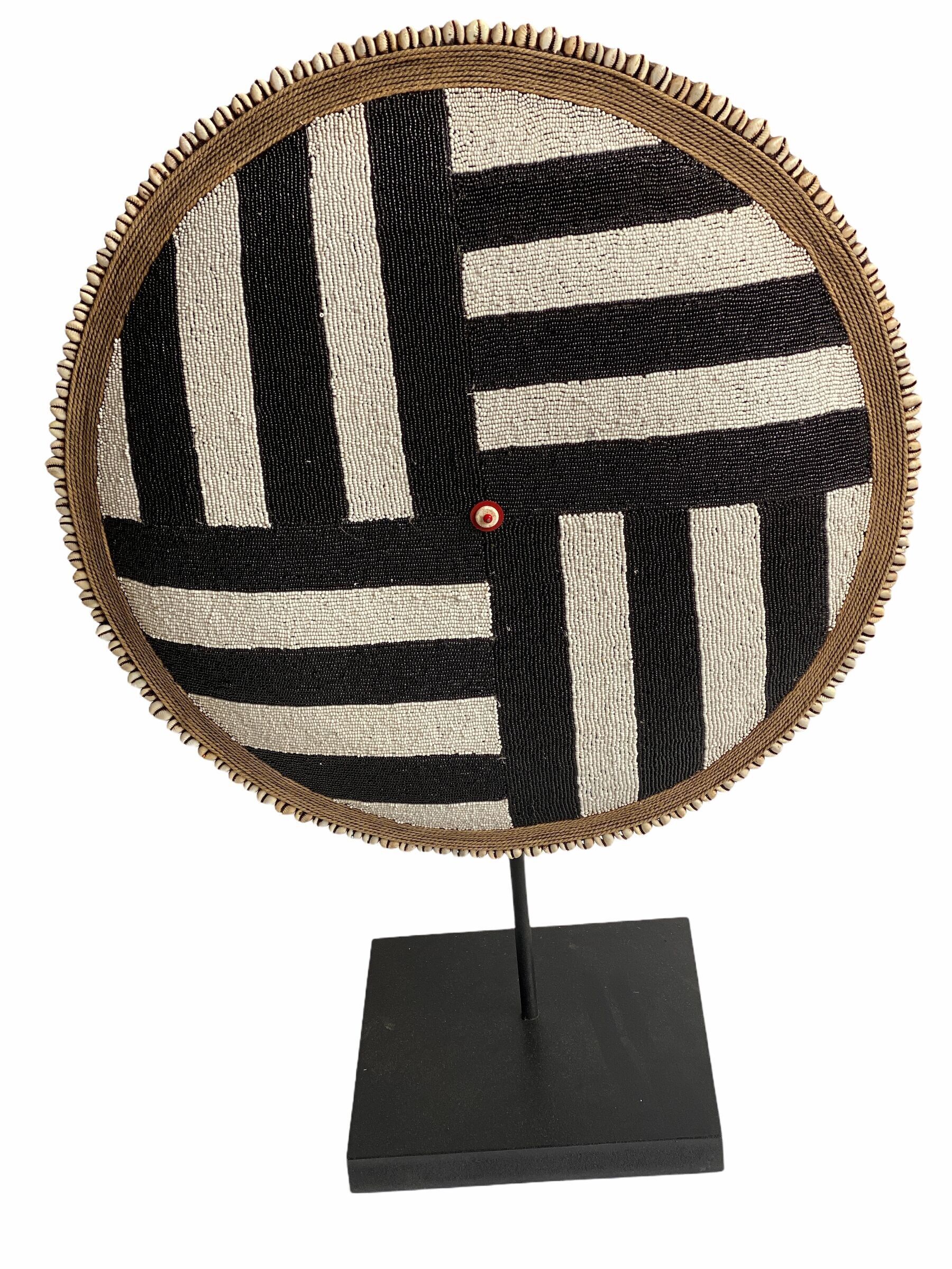 Bouclier Perlé Cameroun CW07- L - 55cm Noir & Blanc