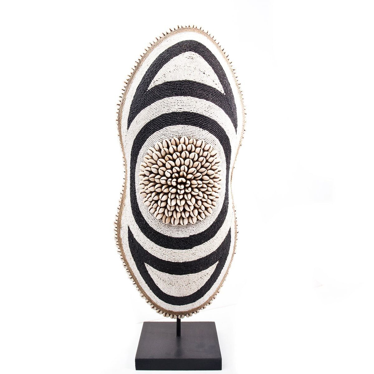 Bouclier perlé du Cameroun - Oblong - 17B