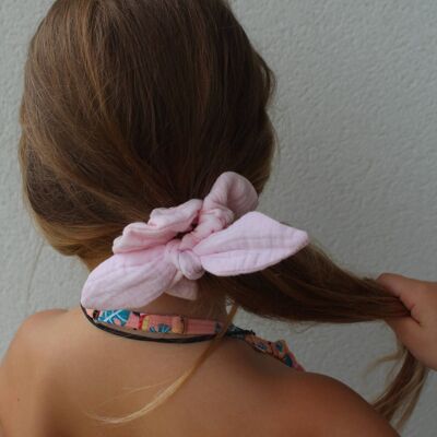 Light pink organic cotton gauze children's bow scrunchie