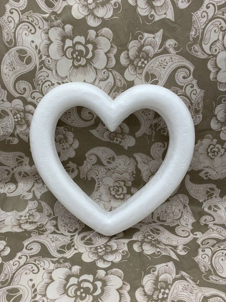 Polystyrene open heartx18 cm