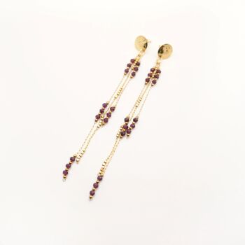 Boucles d'oreilles pendantes Vino : fine chaine dorée et ses perles bordeaux 1