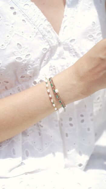 Bracelet Alicia : petites perles vertes, rouges et or 2
