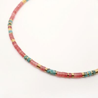 Amaya-Halskette aus roten, grünen und goldenen Heishi-Perlen
