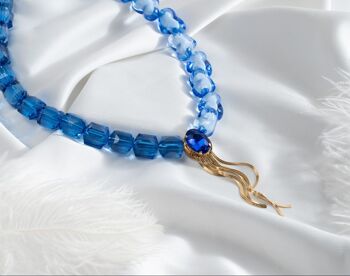 Collier tendance perlé bleu avec cristaux 1