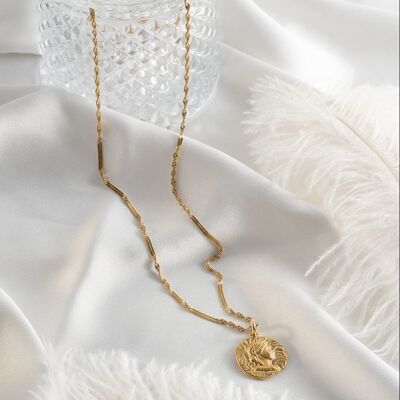 Collier chaîne délicate avec pendentif pièce de monnaie ethnique