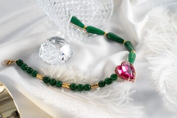 Collier jade semi-précieux vert avec coeur fuschia 3