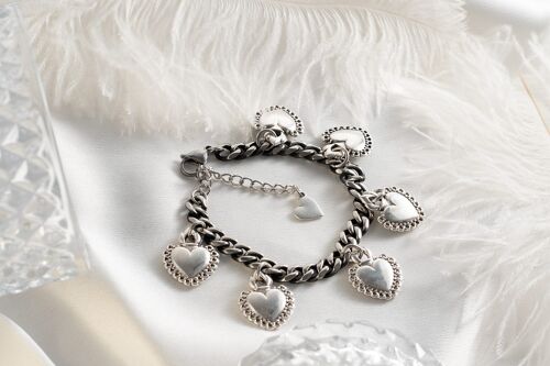 Hearts bracelet with black chain