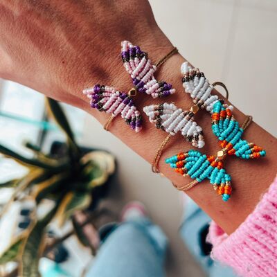 Pulseras de macramé con mariposas