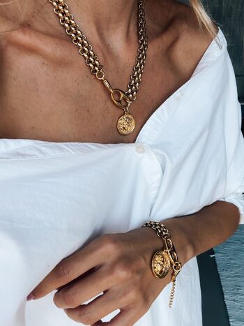 Collier et bracelet tendance Medusa en or 7