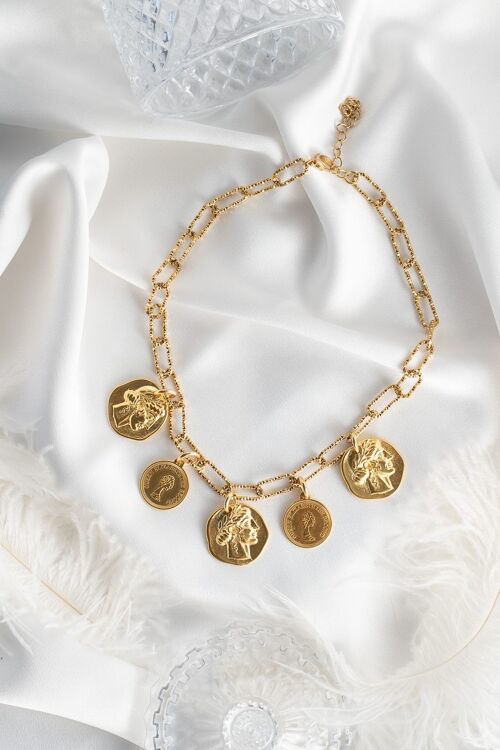 Necklace with ethnic coins in gold