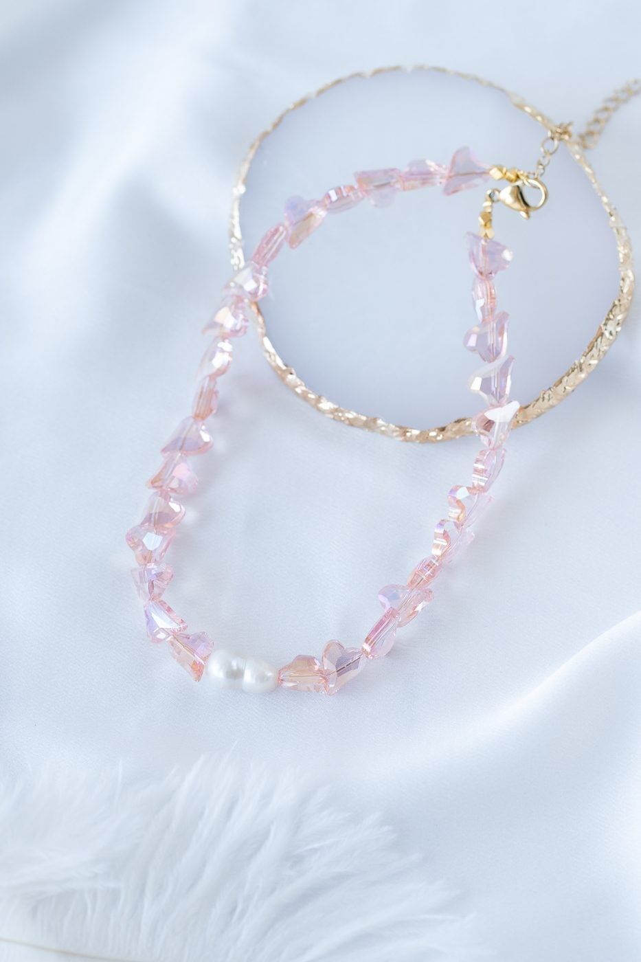 Nude crystal hearts pearl choker