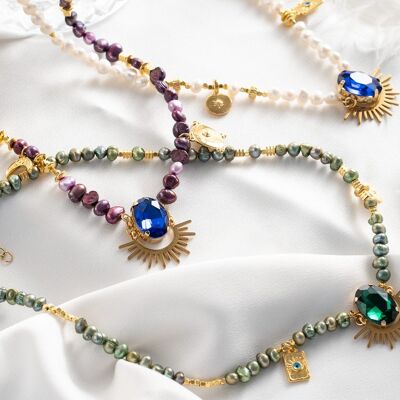 Collane di perle con cristalli e charms