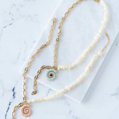 Shell and chain lariat necklace with snail shell pendant