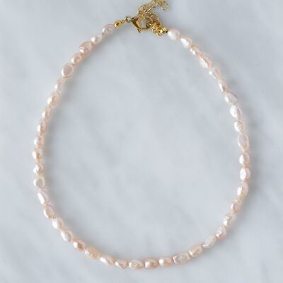 Small pink pearl necklace