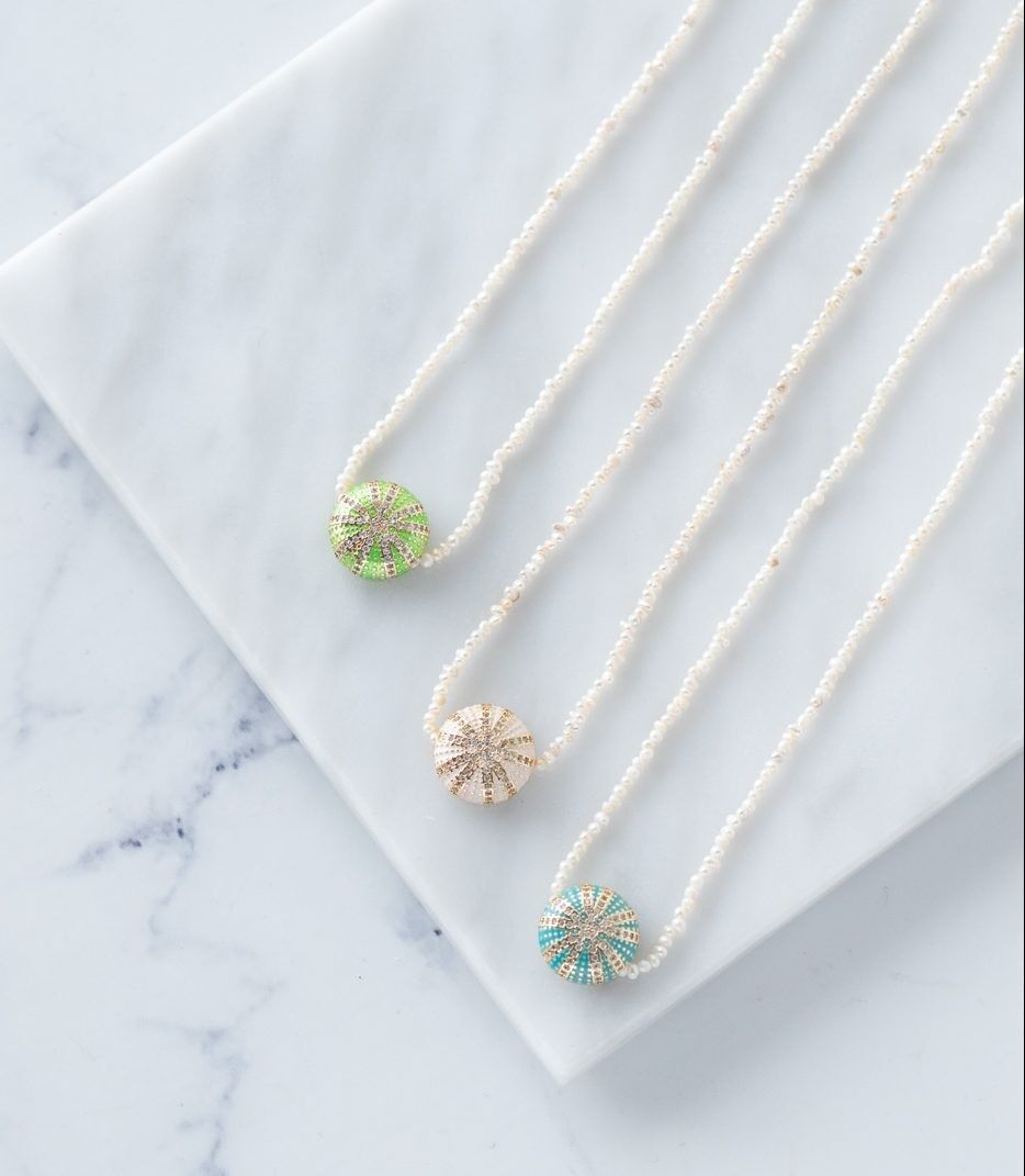 Tiny pearl choker with urchin detail