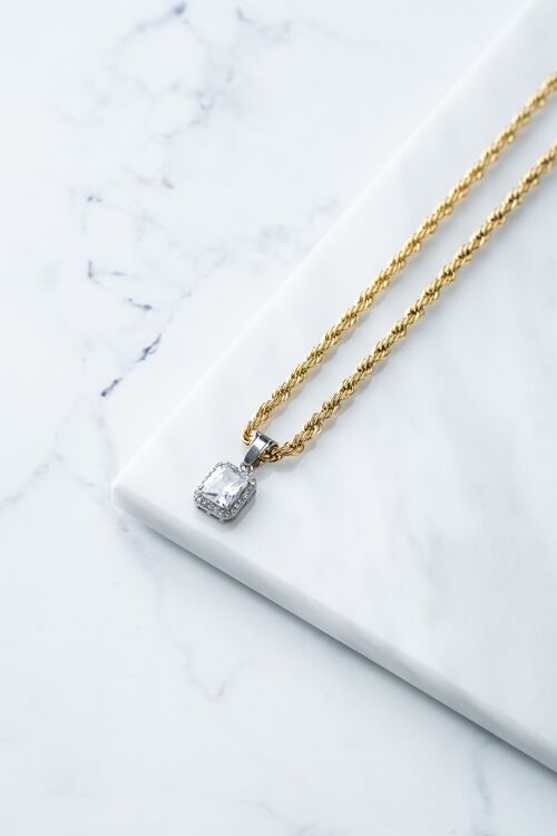 Vintage chain with zirgon square pendant