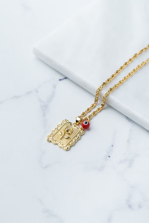 Vintage style gold chain with rose pendant