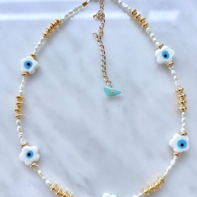Weiße Perlenkette mit Gänseblümchen und goldenen Details