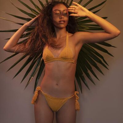 Bikini all'uncinetto giallo sole