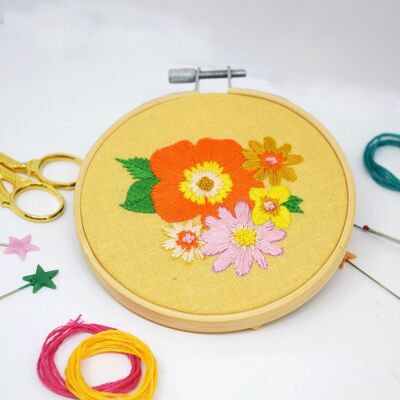 „Seventies Floral“ Mini-Stickerei-Kiy