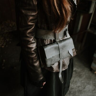 Leather Bag M PAVE AW23 GREY