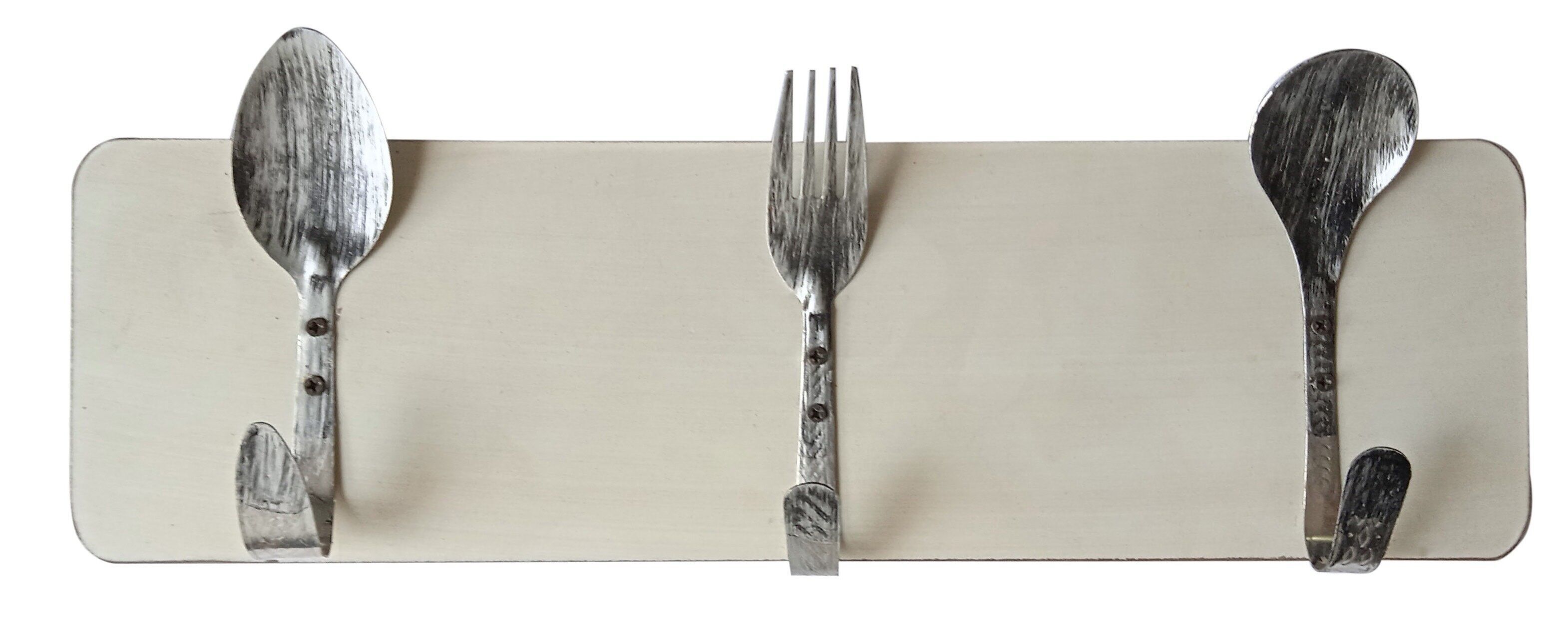 Wooden 3-place hanger with fork and spoons.  Dimension: 35.5x10x4cm DL-267