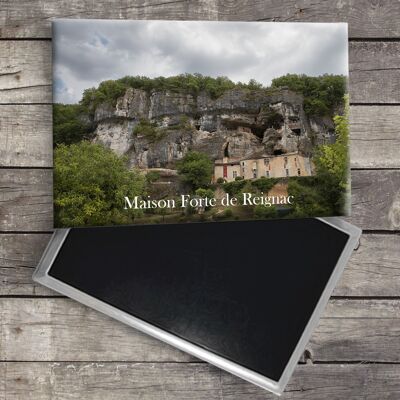Reignac fortified house magnet