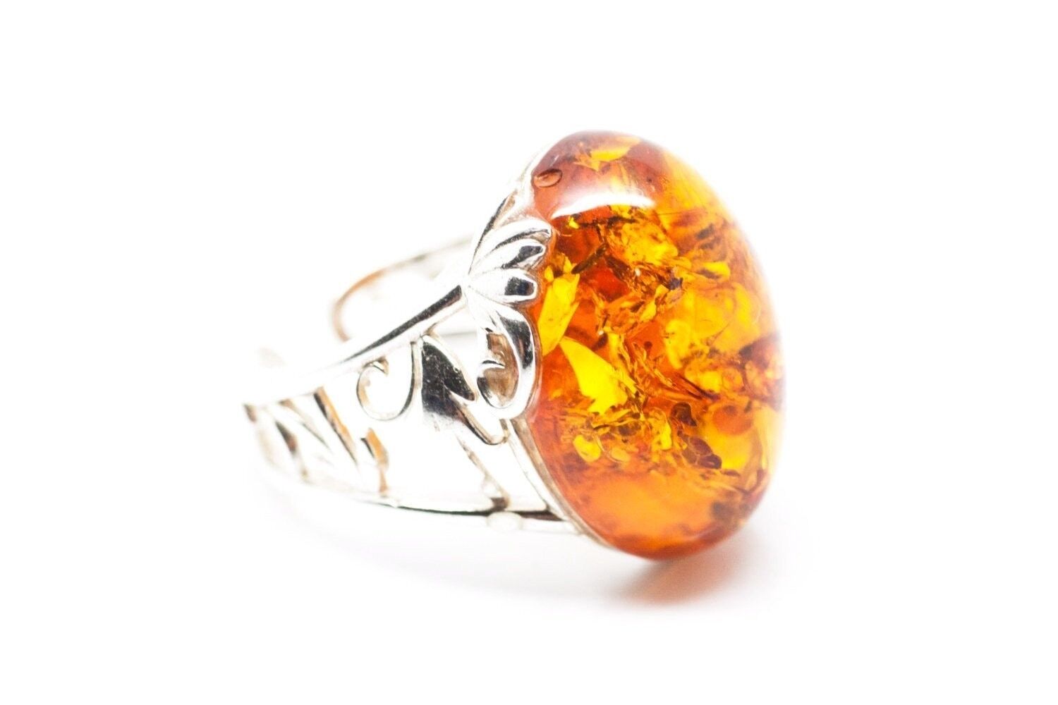 Anillo de ámbar ovalado