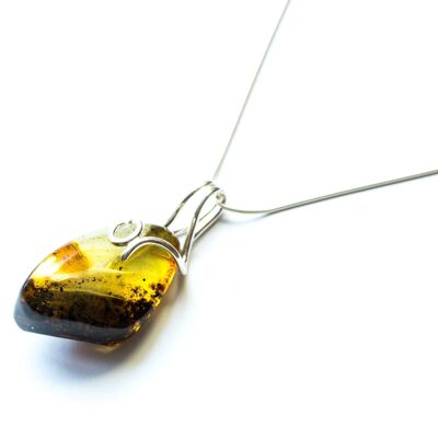 Collier pendentif en ambre unique