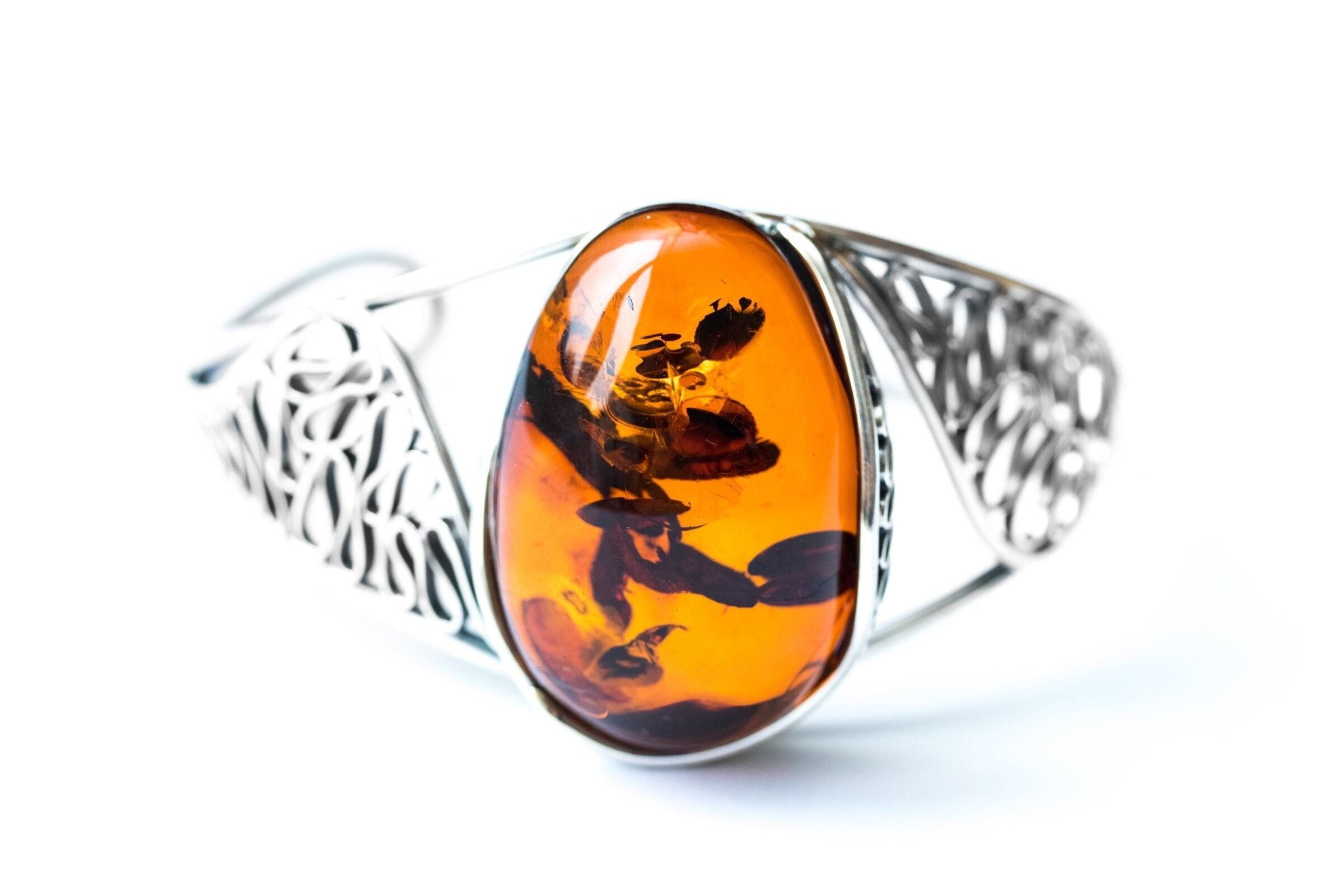 Brazalete de ámbar llamativo