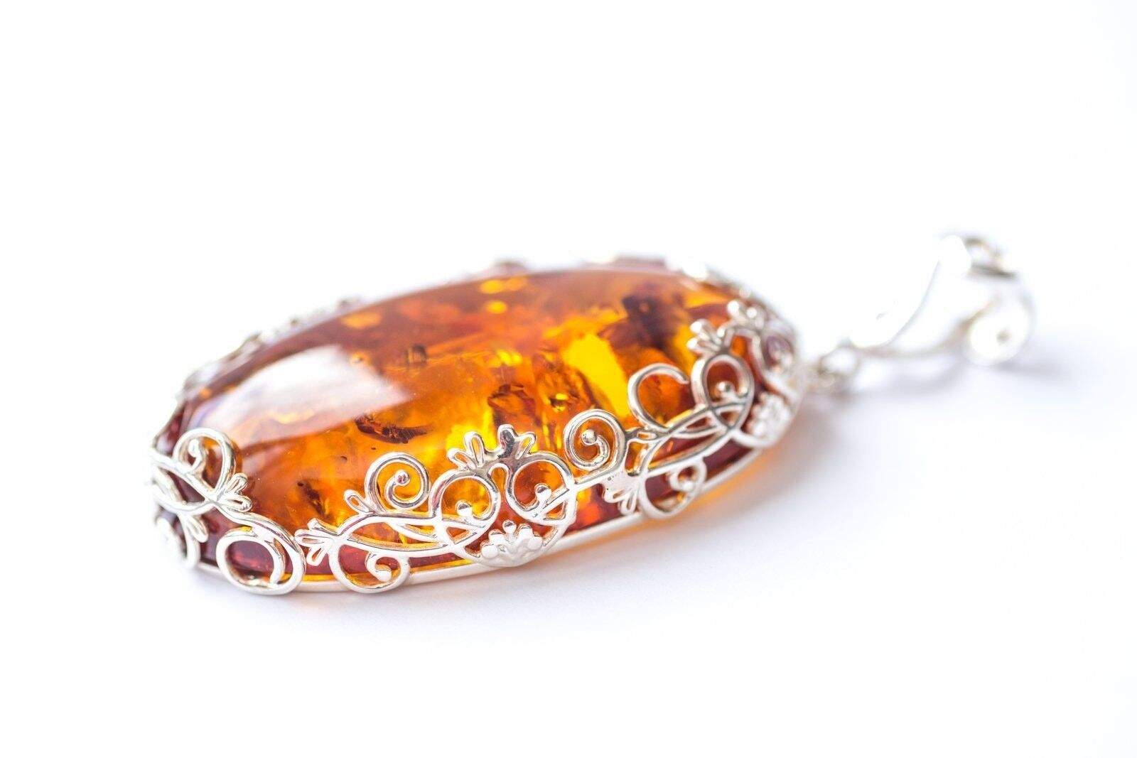 Colgante de ámbar con marco floral OOAK y collar de cristal