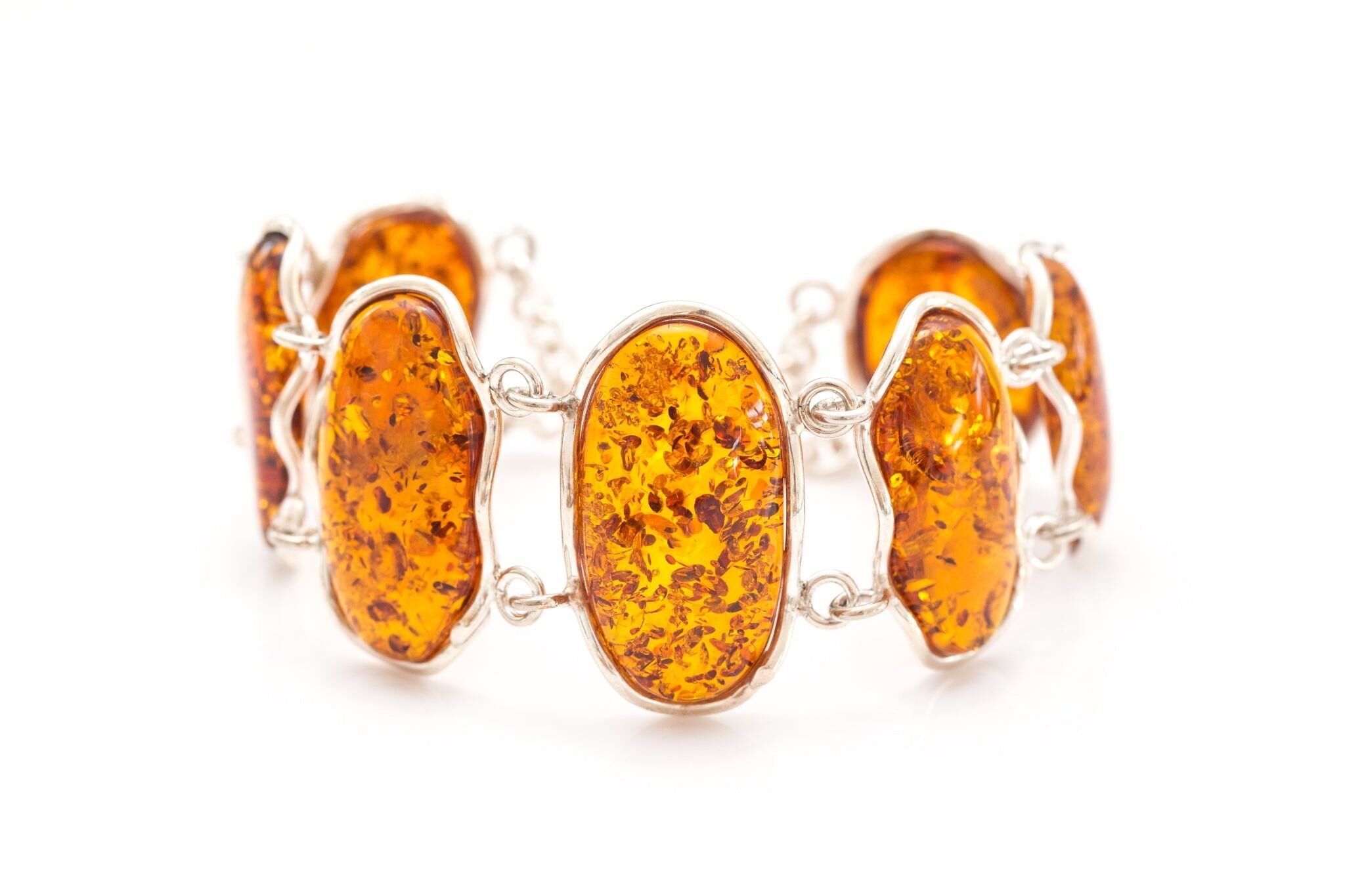 Gliederarmband aus grob geschliffenem Bernstein