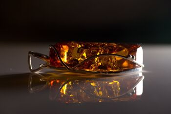 Élégant pendentif en ambre taillé en losange 7