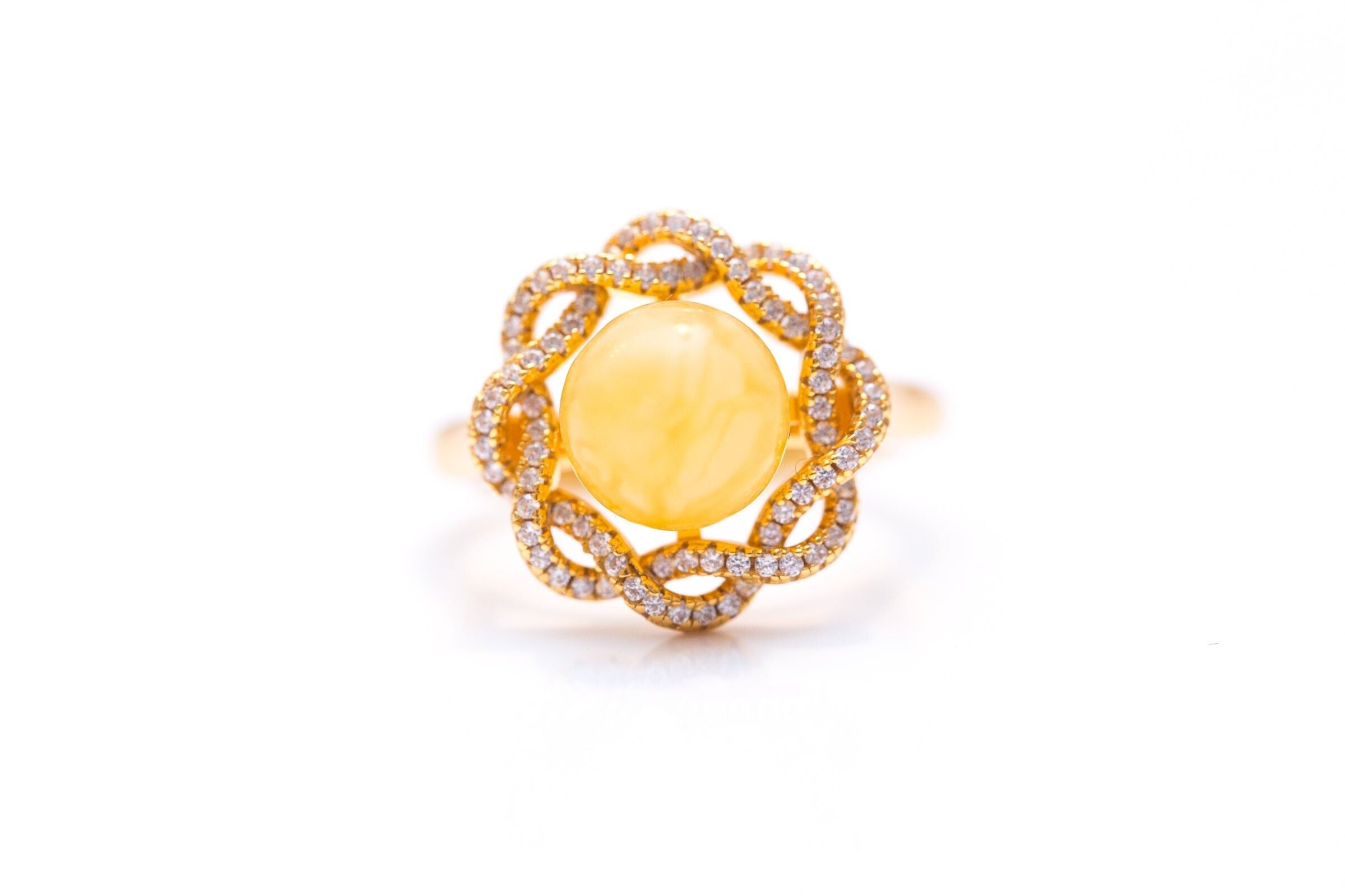 Ring mit Kranz aus gelbem Bernstein zur Sonnenwende