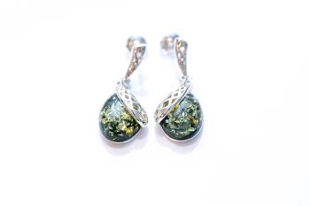 Boucles d'oreilles pendantes en ambre celtique vert 1