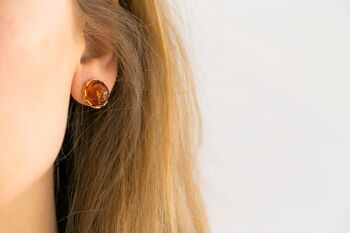 Boucles d'oreilles dorées à tige et cadre en forme de cœur 6