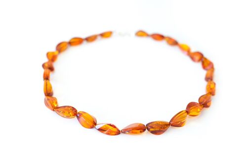 Elegant Baltic Amber Faceted Bead Necklace