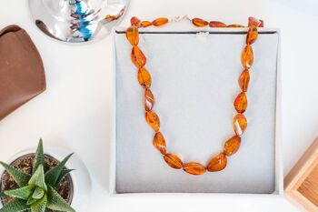 Élégant collier de perles à facettes en ambre de la Baltique 4