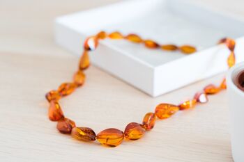 Élégant collier de perles à facettes en ambre de la Baltique 6