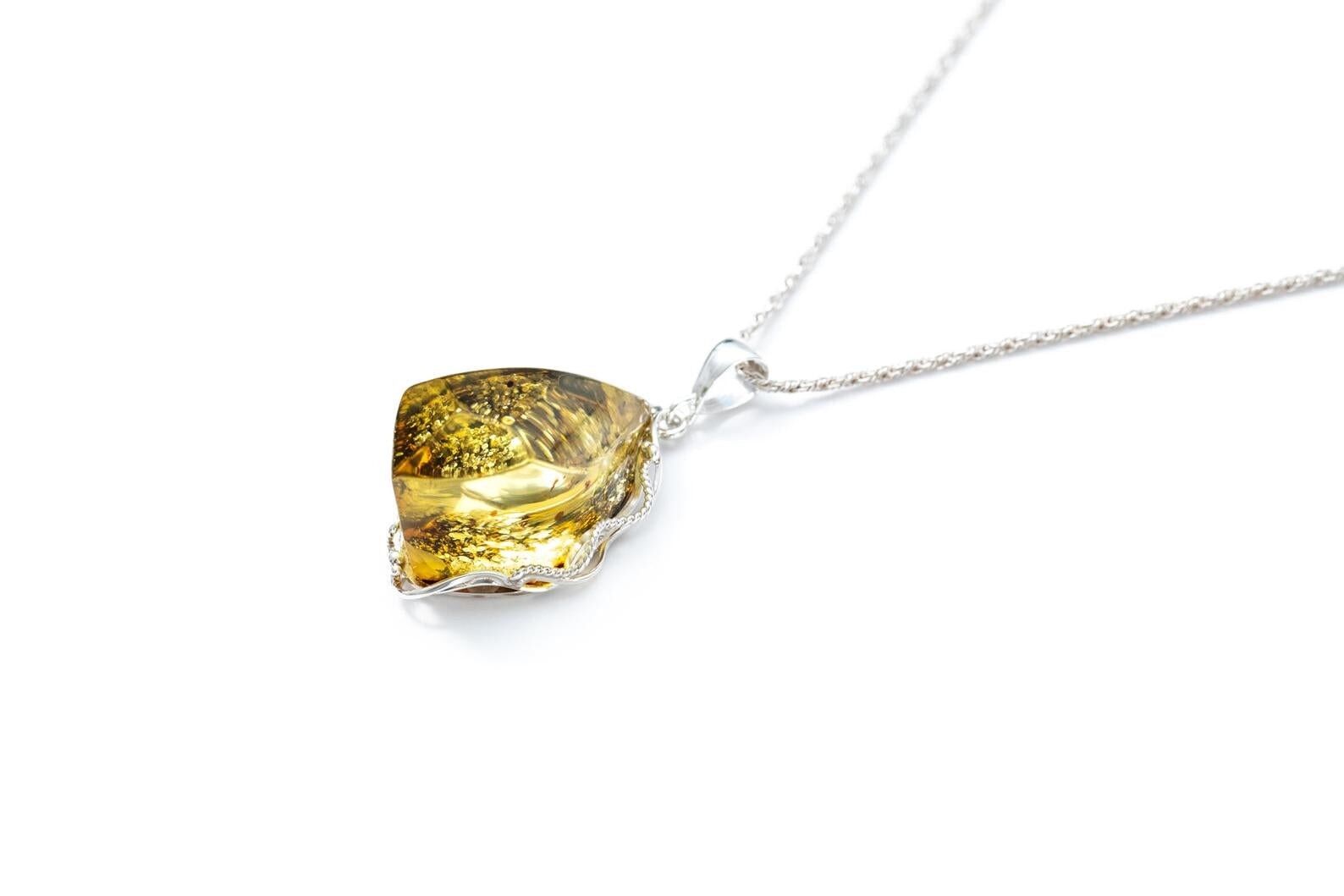 Colgante de ámbar verde facetado grueso OOAK