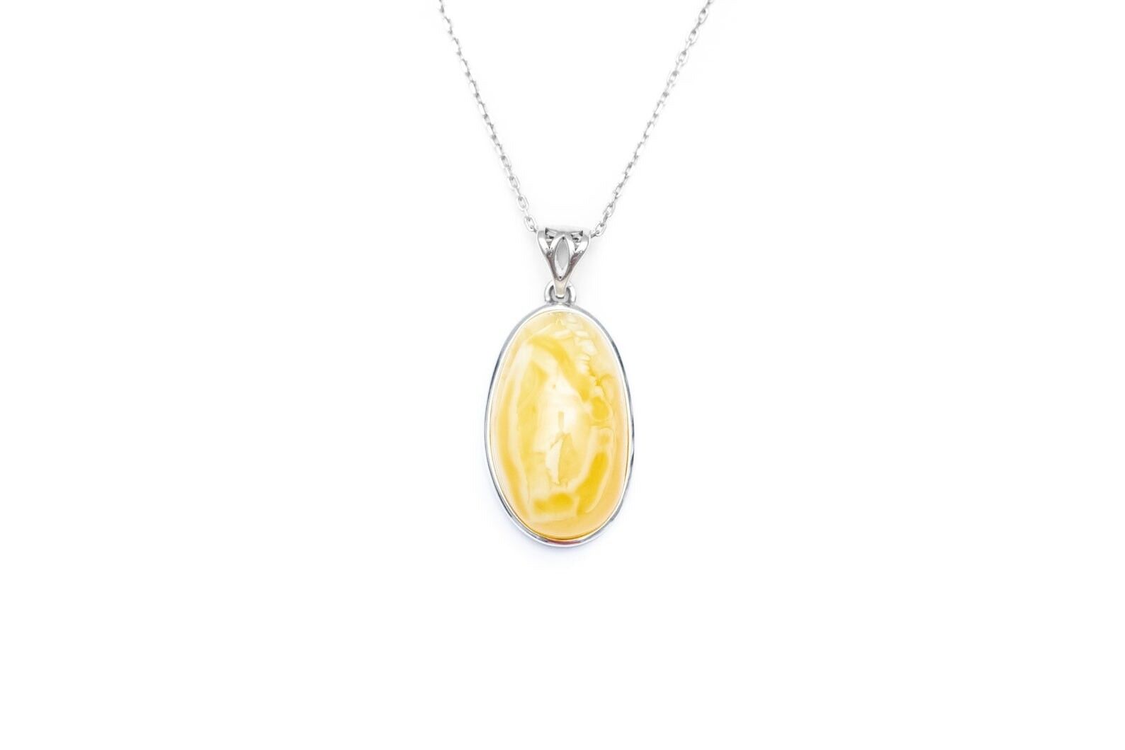 Ovaler Butterscotch-Bernstein-Anhänger