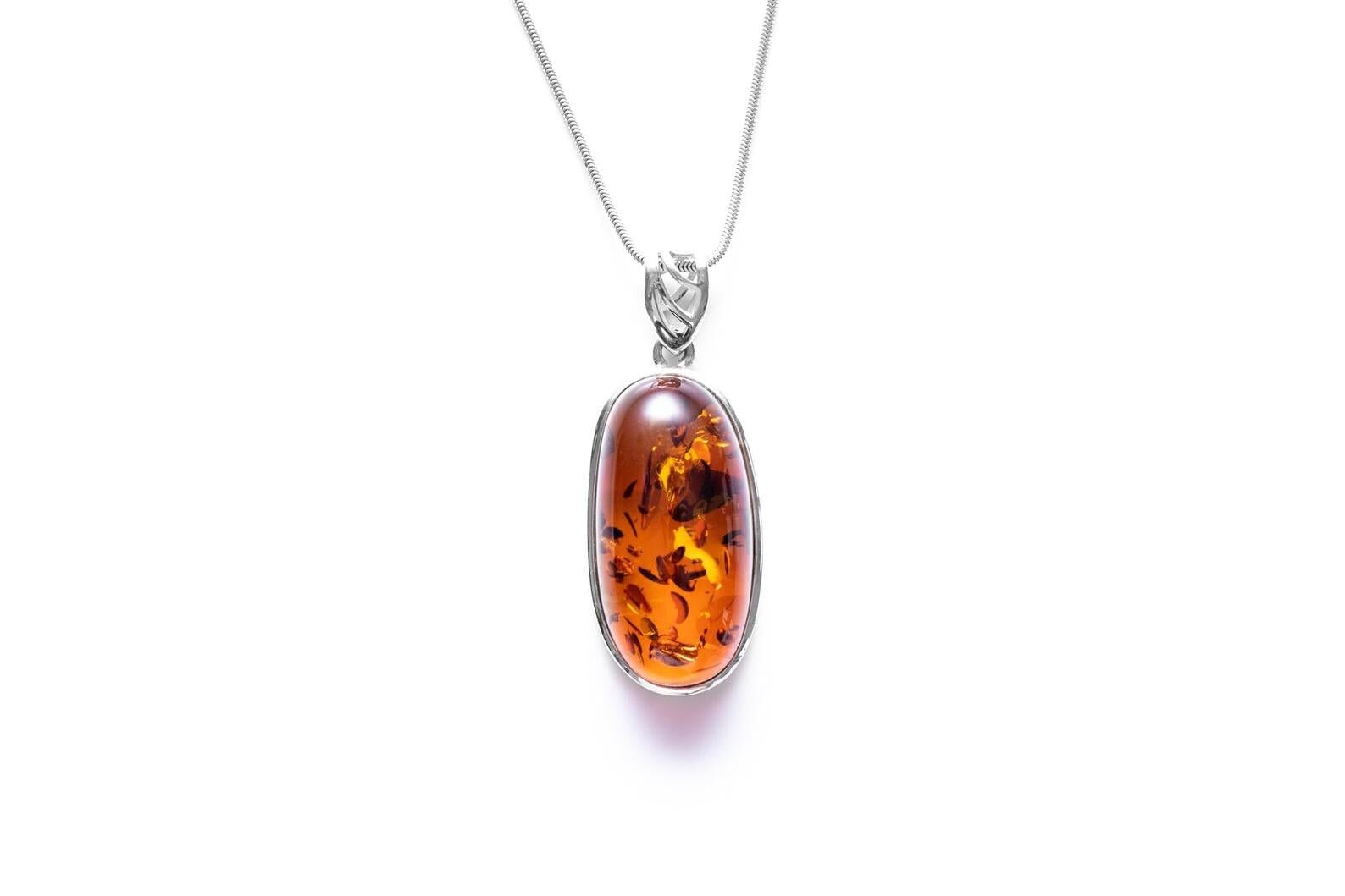 Handgefertigter schlanker ovaler Anhänger