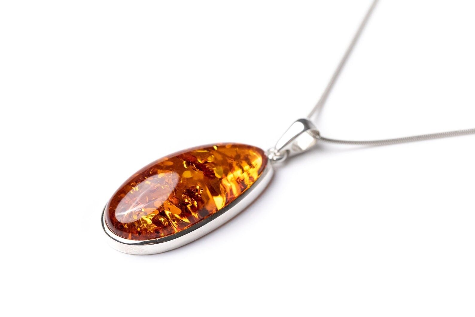 Handgefertigter langer Tropfenanhänger