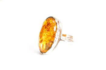 Bague ovale en ambre martelé 2