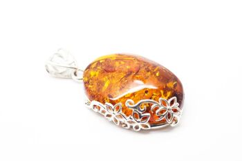 Grand pendentif floral en ambre 2