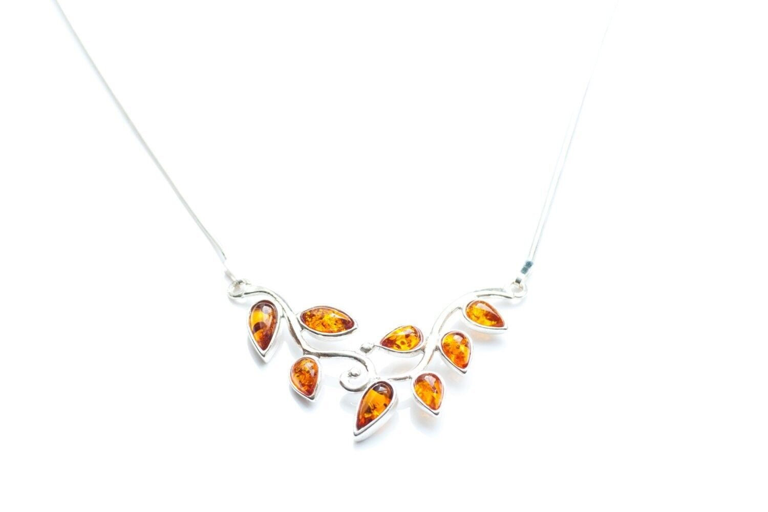 Collana di foglie d'ambra