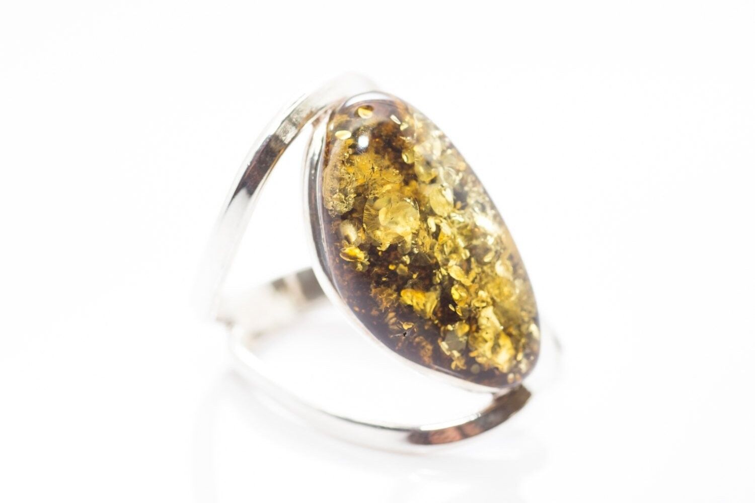 Anello in ambra verde con polsino aperto