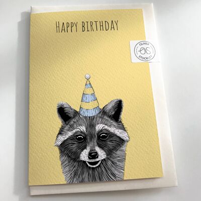 Tarjeta de cumpleaños de mapache bebé